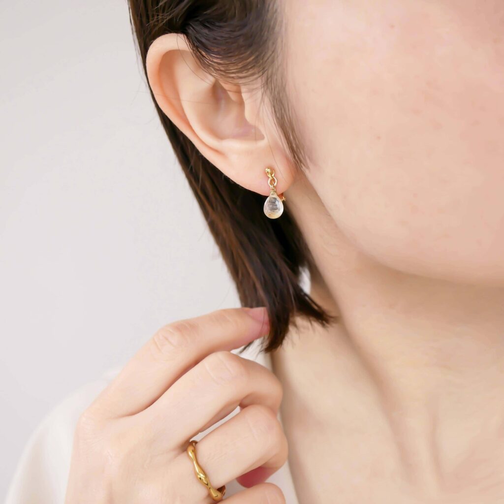 入学式、卒業式パール以外につけるイヤリング