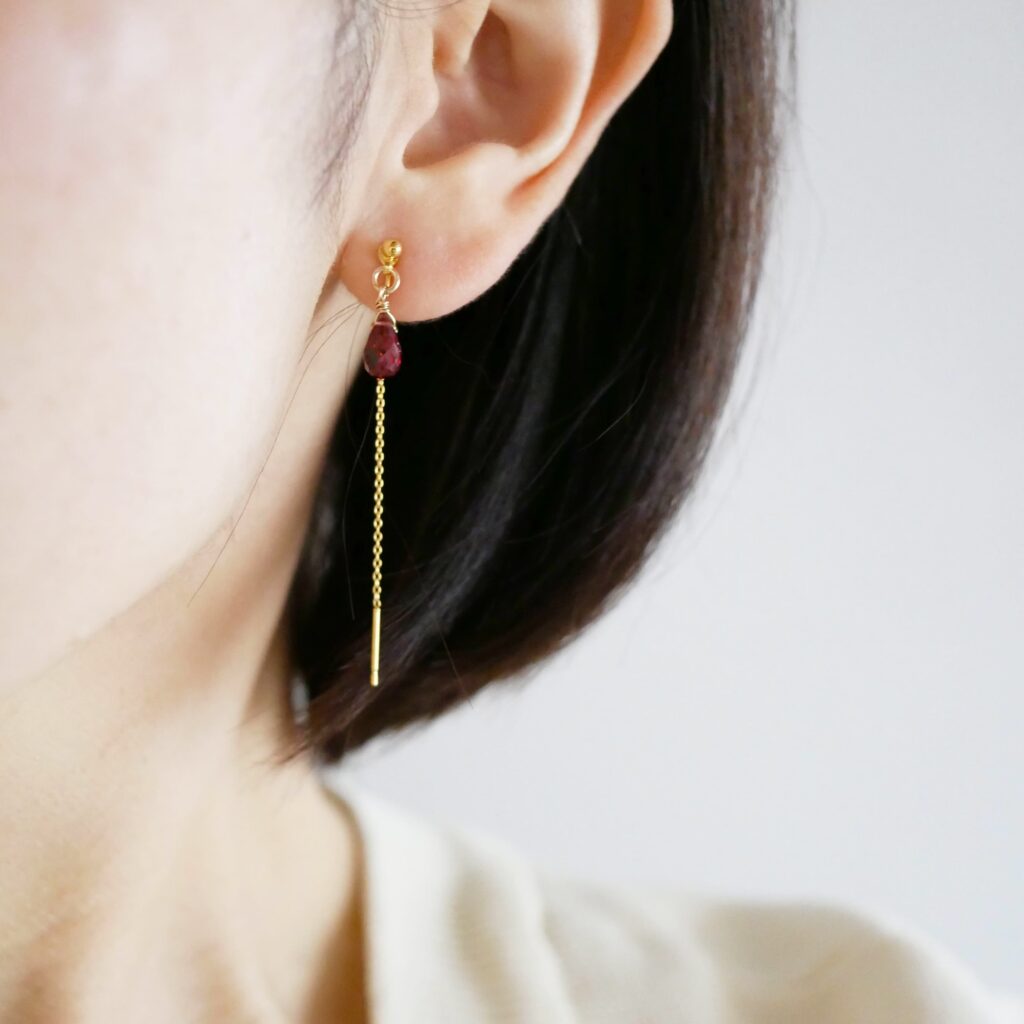 ガーネットのイヤリング